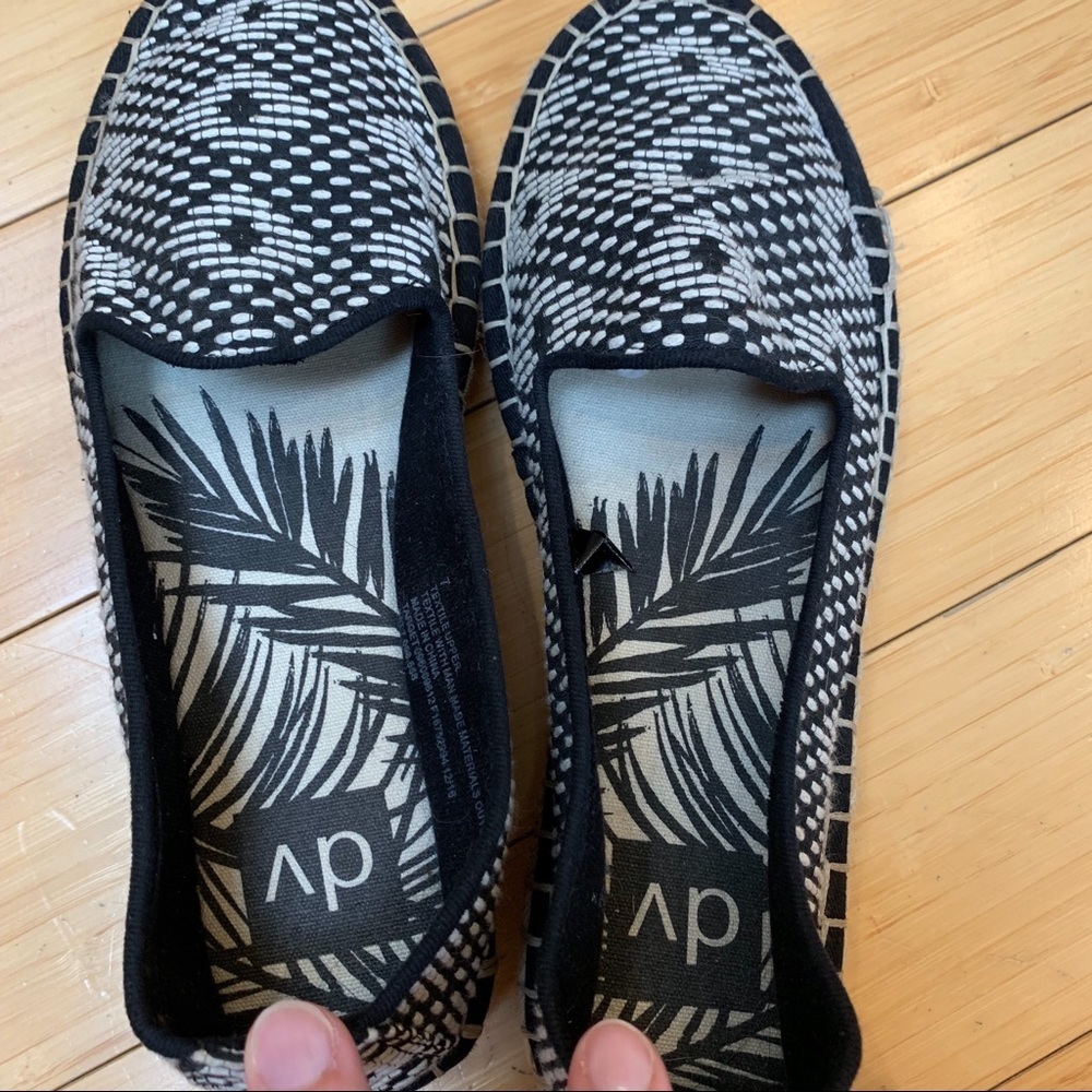 Dv Dolce Vita Black Tan Espadrille Loafers, 7. - Picture 7 of 8